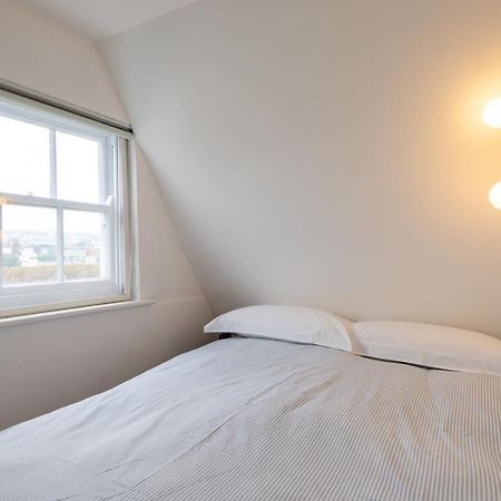Central One-Bedroom, 99 Steps To The Sea ブライトン エクステリア 写真