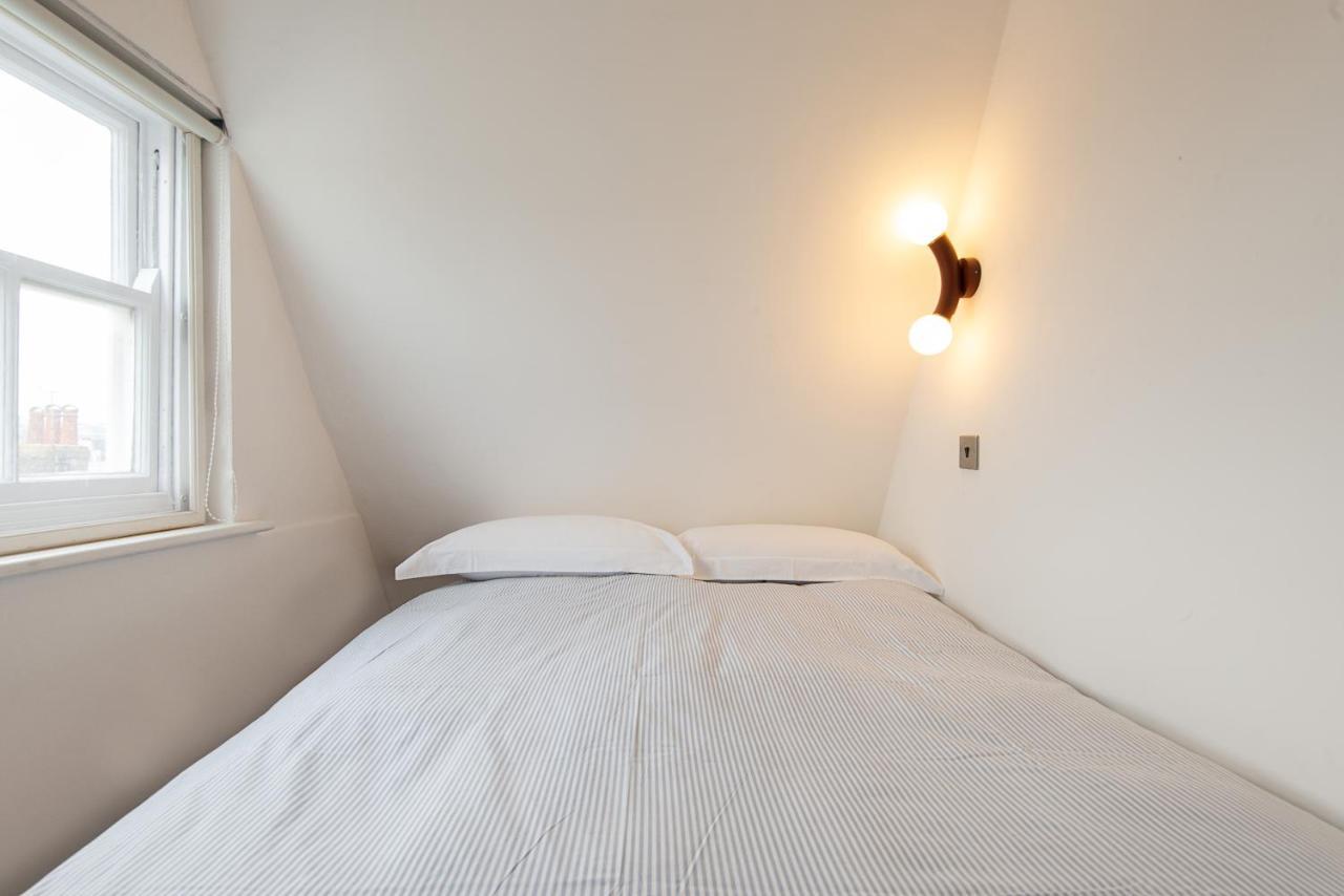 Central One-Bedroom, 99 Steps To The Sea ブライトン エクステリア 写真