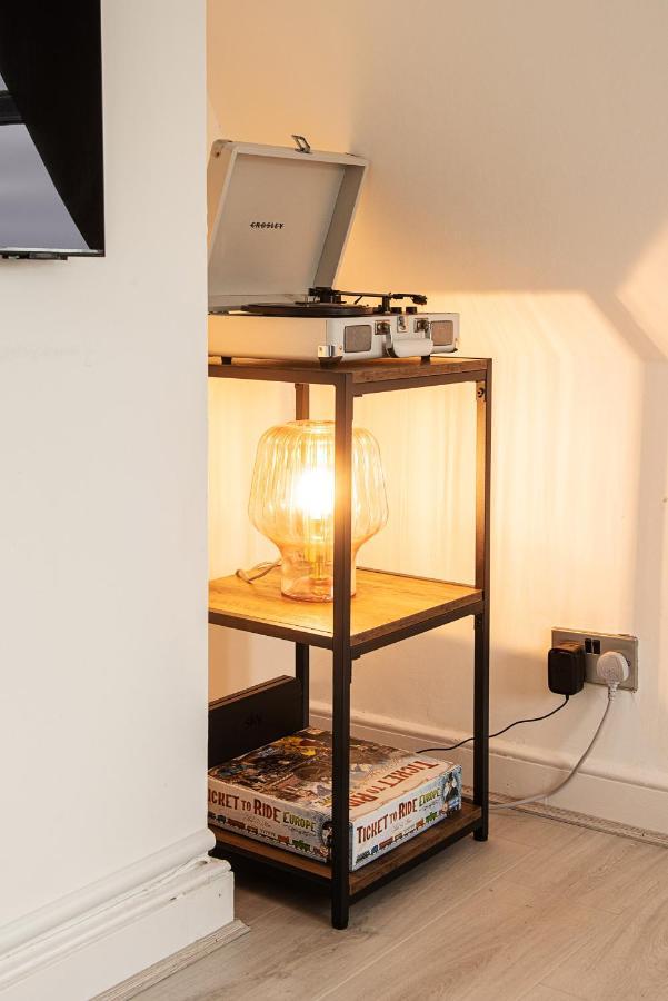 Central One-Bedroom, 99 Steps To The Sea ブライトン エクステリア 写真
